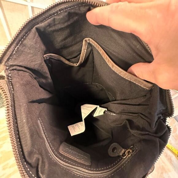 Ashwood Leather Handbag - Picture 8 of 9